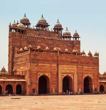 Delhi-Agra-Mathura By AC Hi-Tech Coach